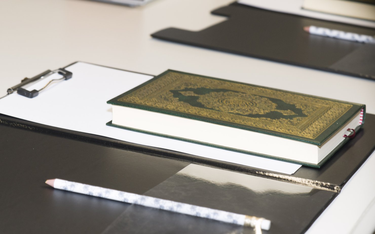 qosm-library-book-club