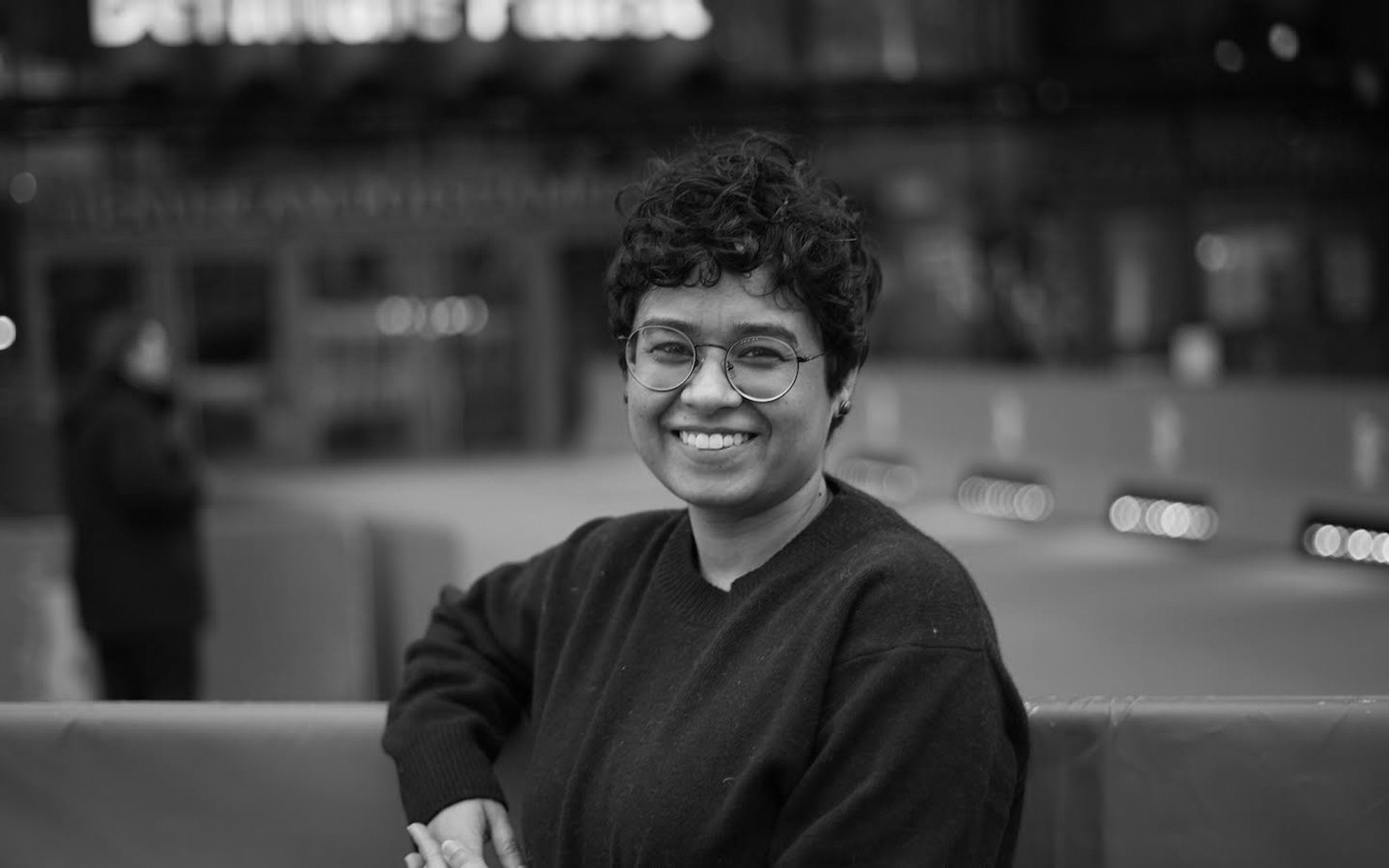 lady in a red backgroung