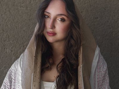 Woman looking into the camera