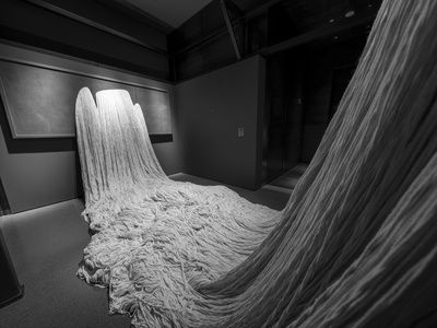 thread black and white