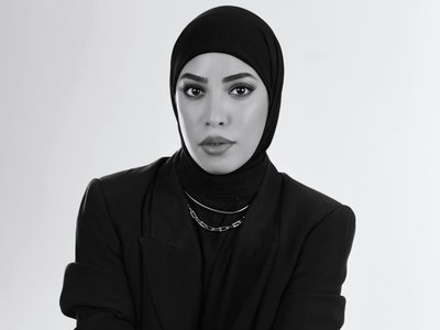 Woman looking into the camera