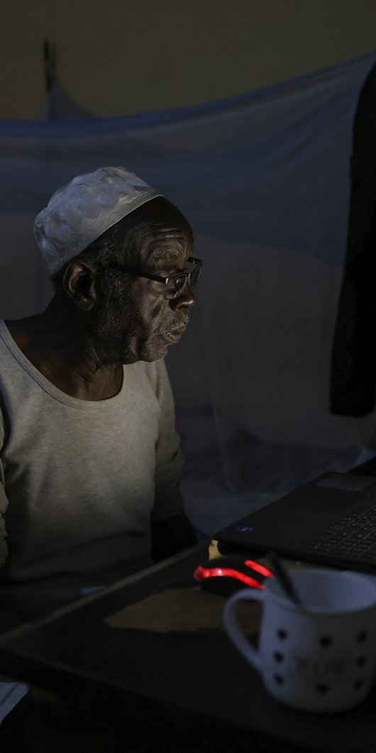 Wadah Omer_Weaving the Earth